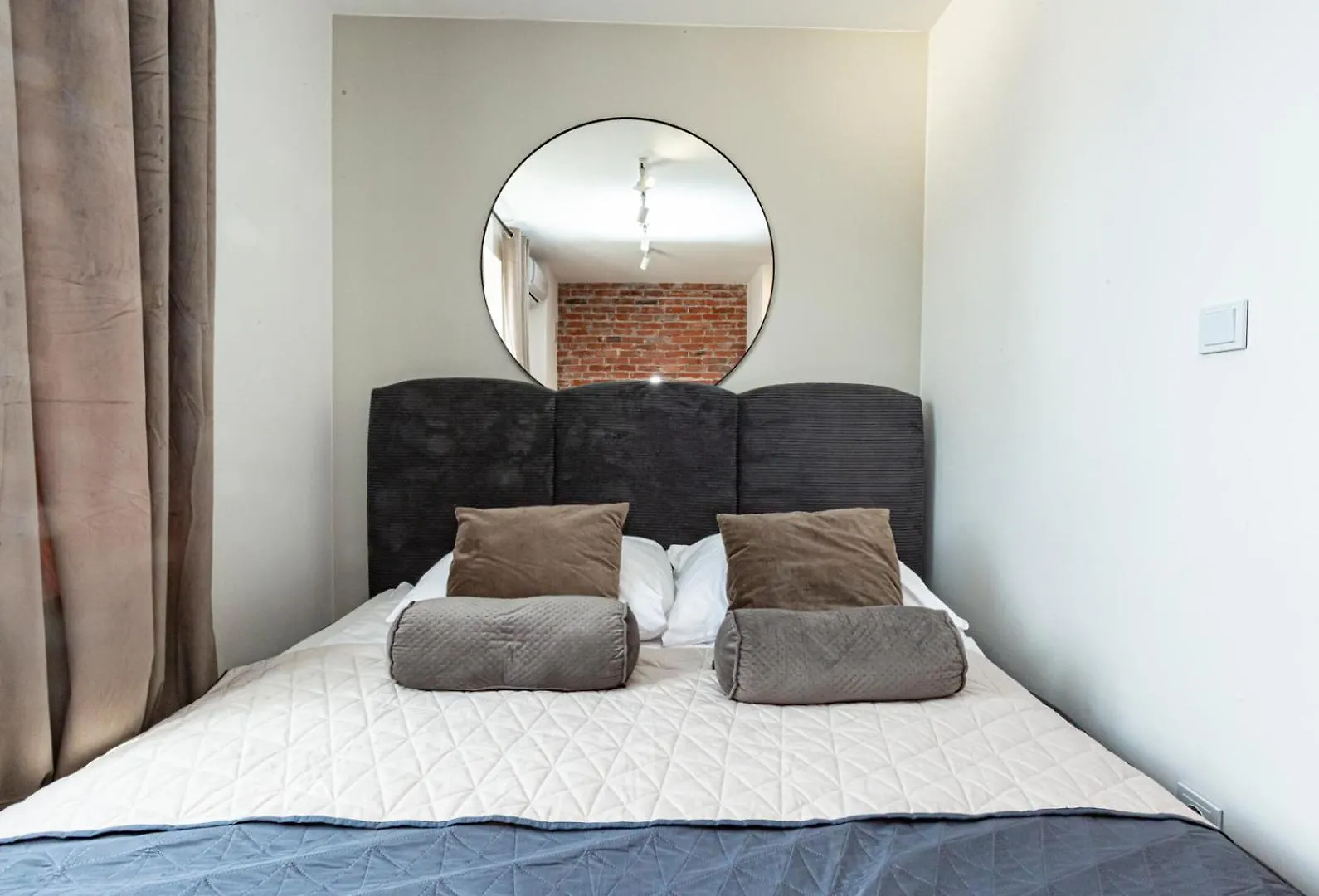 Apartment Mianowskiego 24 Red - Wifi Smart Tv W Pelni Wyposazona Kuchnia Warsaw